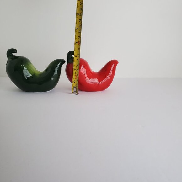 Ceramic Red & Green Chili Peppers Shaped Salt and Pepper Shakers - Picture 9 of 11
